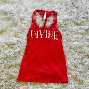 Lorna Jane Divine Tank Size S Red